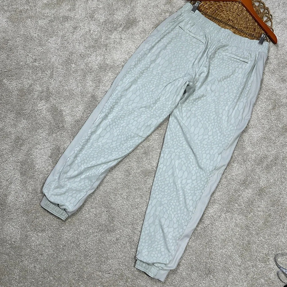 Athleta Brooklyn Lined Textured Jogger Pants Lined Serpentine Coast Grey Size 14 - Picture 6 of 16